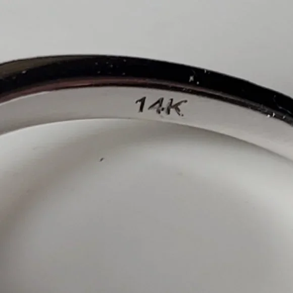 Beautiful design 14K white gold diamond ring - Picture 9 of 9